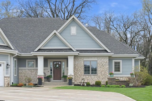 236 Four Winds COURT, Hartland, WI 53029