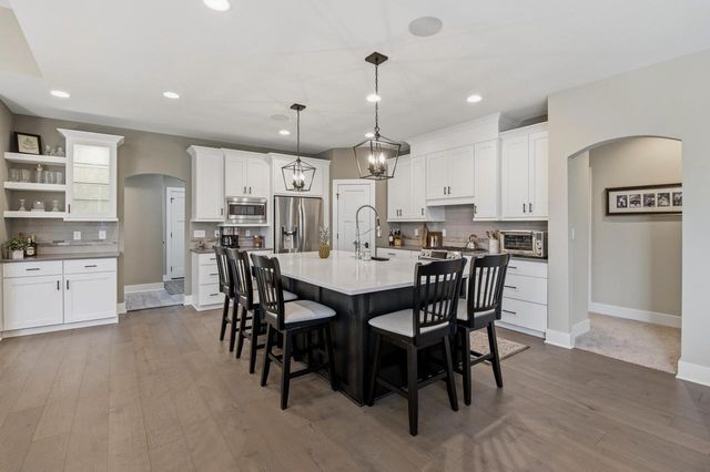 236 Four Winds COURT, Hartland, WI 53029