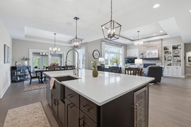 236 Four Winds COURT, Hartland, WI 53029