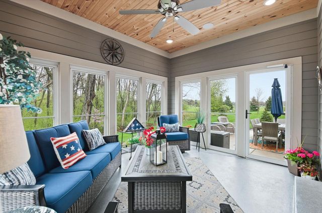 236 Four Winds COURT, Hartland, WI 53029
