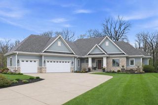 236 Four Winds COURT, Hartland, WI 53029