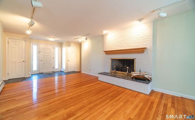 200 Howard Drive, Hamden, CT 06514