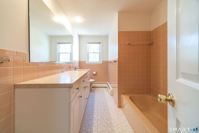 200 Howard Drive, Hamden, CT 06514