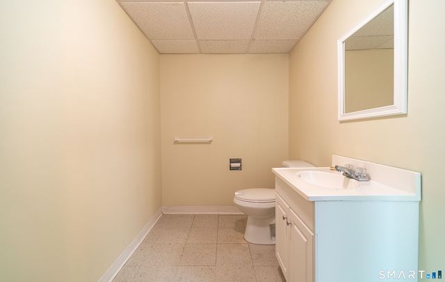 200 Howard Drive, Hamden, CT 06514