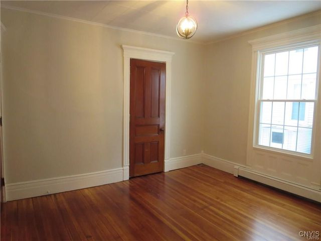 1725 James Street 1, Syracuse, NY 13206