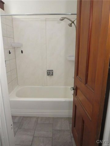 1725 James Street 1, Syracuse, NY 13206