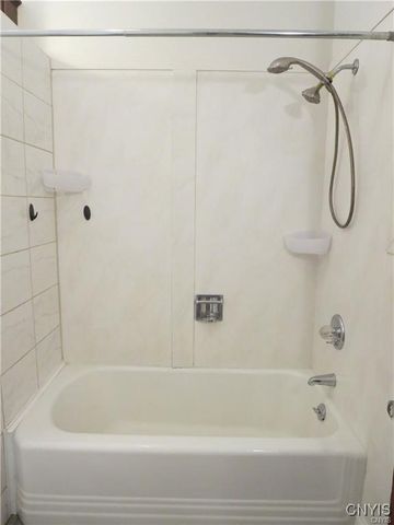 1725 James Street 1, Syracuse, NY 13206