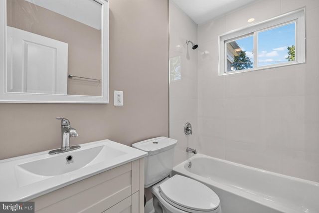 911 NEWHALL ST, Silver Spring, MD 20901