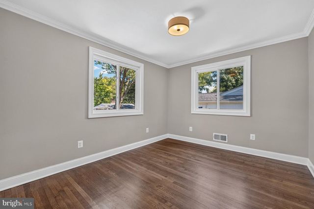 911 NEWHALL ST, Silver Spring, MD 20901