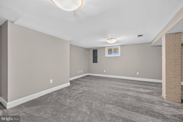 911 NEWHALL ST, Silver Spring, MD 20901