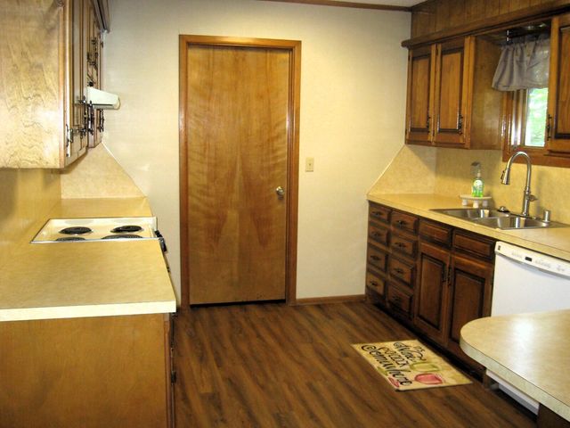 311 Douglas Street, Levelland, TX 79336