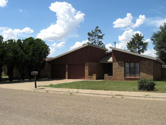 311 Douglas Street, Levelland, TX 79336