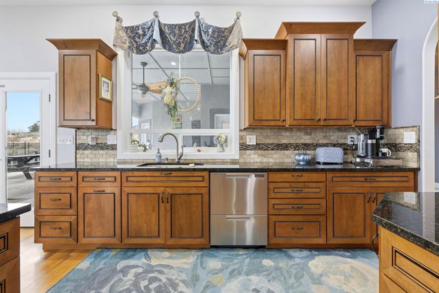 108133 E 217 Pr Se, Kennewick, WA 99338