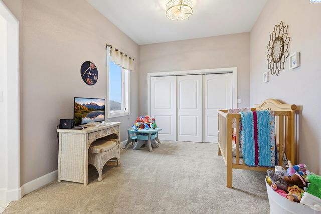 108133 E 217 Pr Se, Kennewick, WA 99338