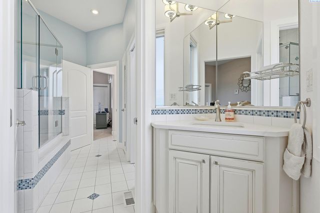 108133 E 217 Pr Se, Kennewick, WA 99338