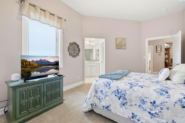 108133 E 217 Pr Se, Kennewick, WA 99338