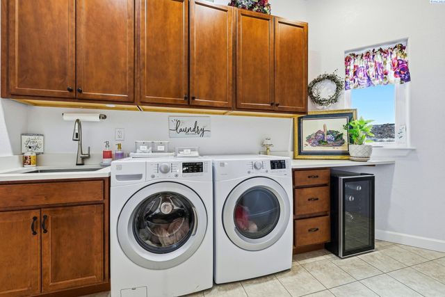 108133 E 217 Pr Se, Kennewick, WA 99338