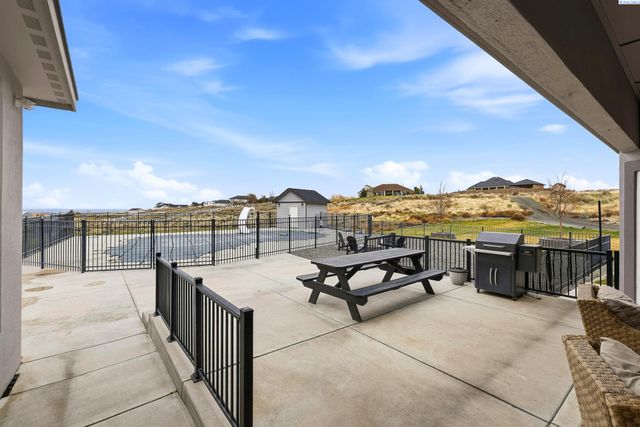 108133 E 217 Pr Se, Kennewick, WA 99338