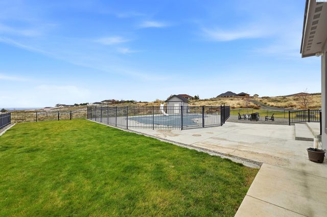 108133 E 217 Pr Se, Kennewick, WA 99338