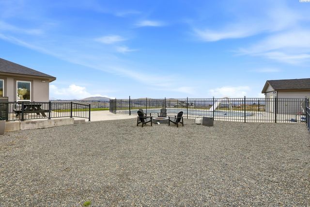 108133 E 217 Pr Se, Kennewick, WA 99338