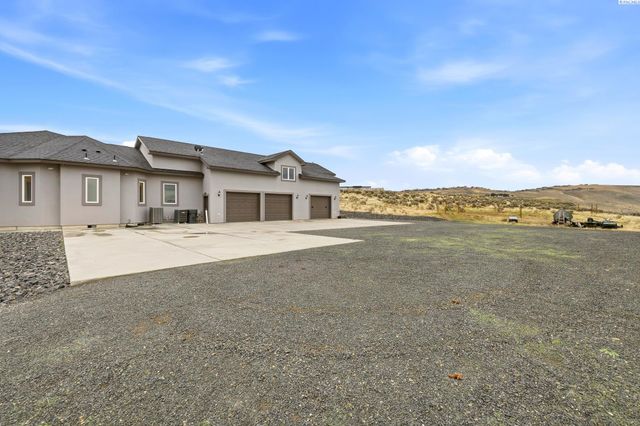 108133 E 217 Pr Se, Kennewick, WA 99338