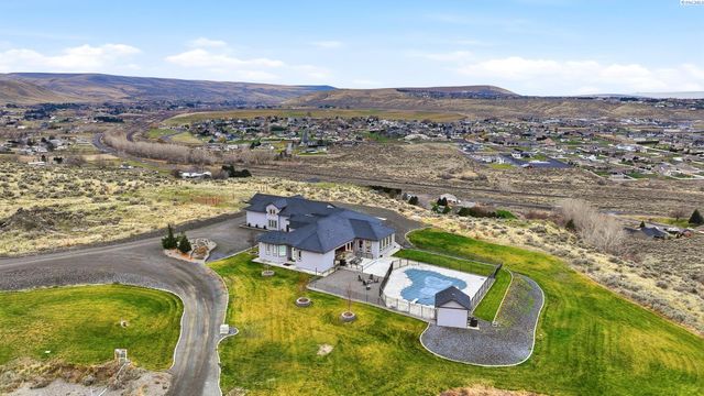 108133 E 217 Pr Se, Kennewick, WA 99338