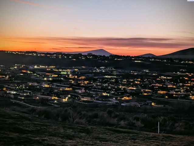 108133 E 217 Pr Se, Kennewick, WA 99338