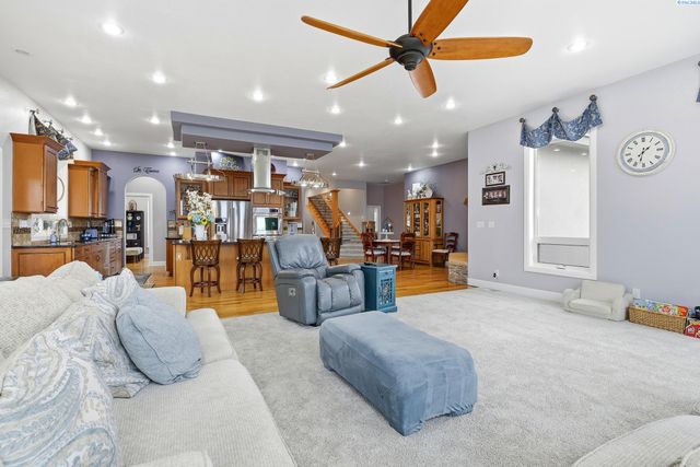 108133 E 217 Pr Se, Kennewick, WA 99338