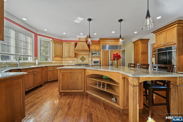 43 Beverly Road, Hillsdale, NJ 07642