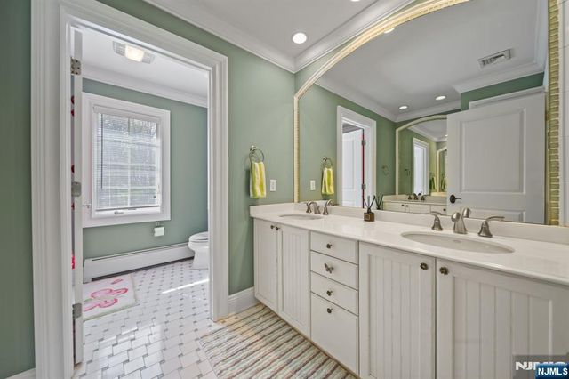 43 Beverly Road, Hillsdale, NJ 07642