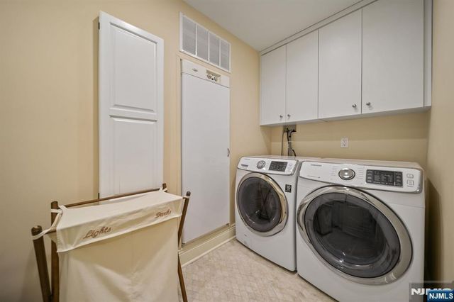 43 Beverly Road, Hillsdale, NJ 07642