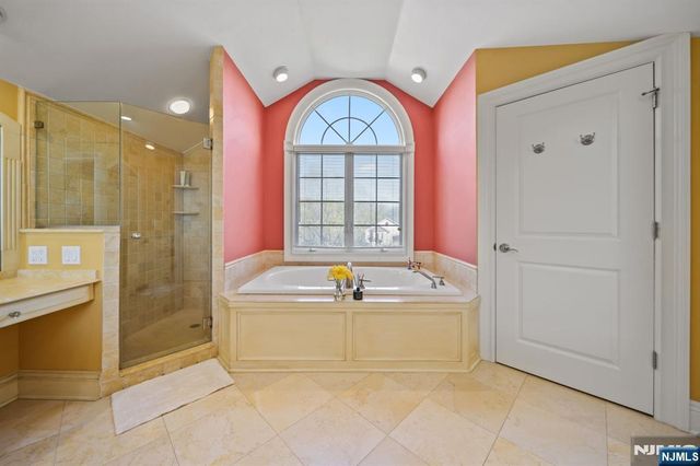 43 Beverly Road, Hillsdale, NJ 07642