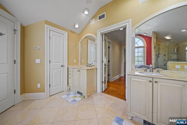 43 Beverly Road, Hillsdale, NJ 07642