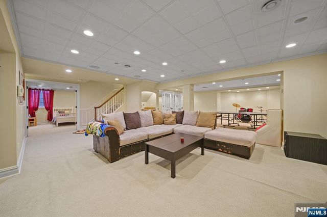 43 Beverly Road, Hillsdale, NJ 07642