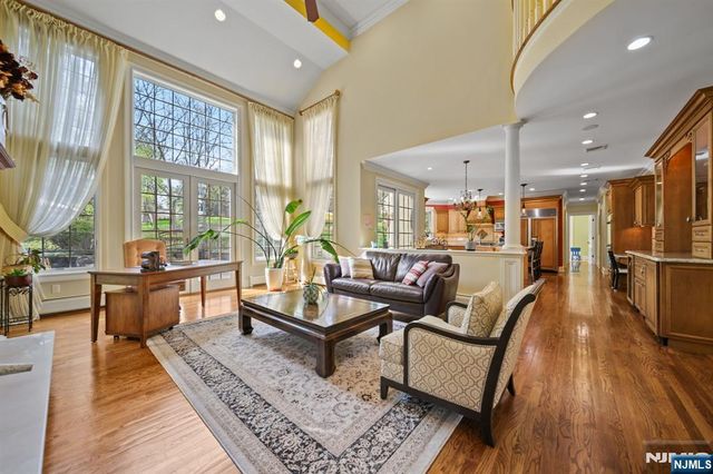 43 Beverly Road, Hillsdale, NJ 07642