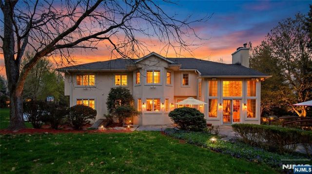 43 Beverly Road, Hillsdale, NJ 07642