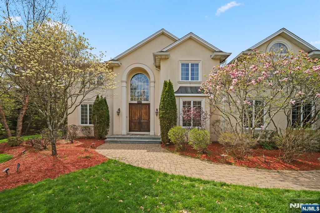 43 Beverly Road, Hillsdale, NJ 07642