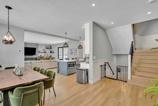 32 Lantern Lane, Wellesley, MA 02481