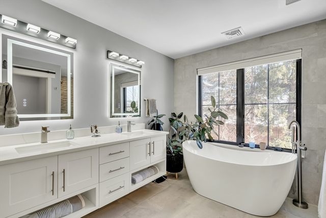 32 Lantern Lane, Wellesley, MA 02481