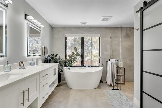 32 Lantern Lane, Wellesley, MA 02481