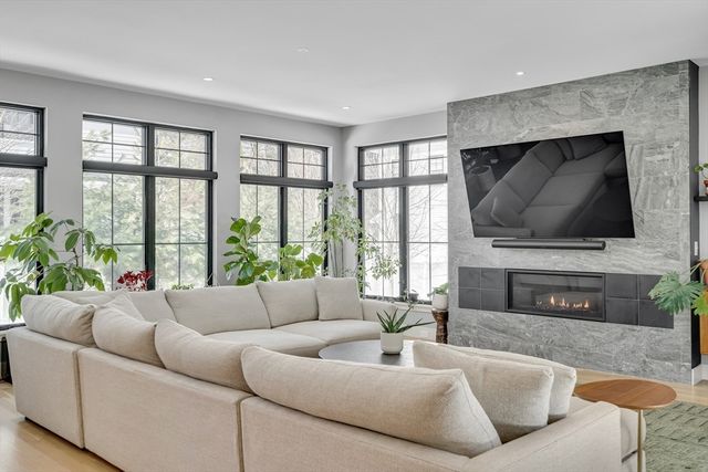 32 Lantern Lane, Wellesley, MA 02481