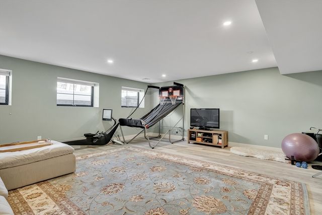 32 Lantern Lane, Wellesley, MA 02481