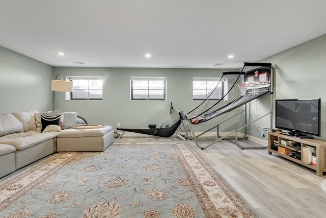 32 Lantern Lane, Wellesley, MA 02481