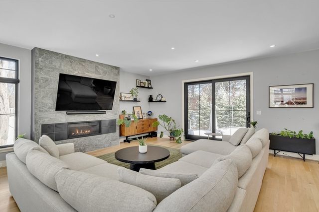 32 Lantern Lane, Wellesley, MA 02481