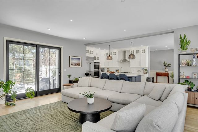 32 Lantern Lane, Wellesley, MA 02481