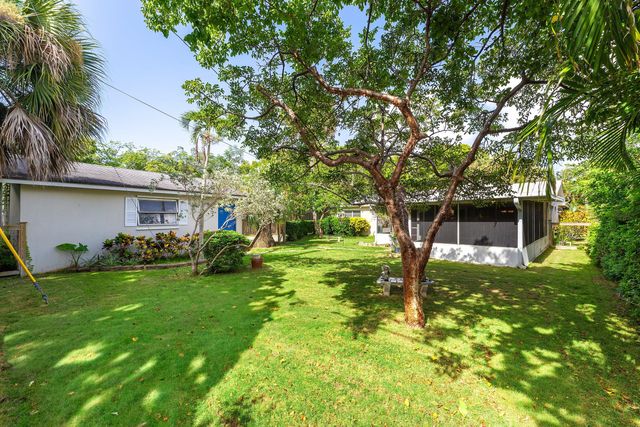 414 S Atlantic Drive, Lantana, FL 33462