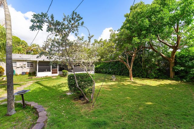 414 S Atlantic Drive, Lantana, FL 33462