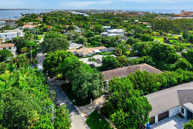 414 S Atlantic Drive, Lantana, FL 33462