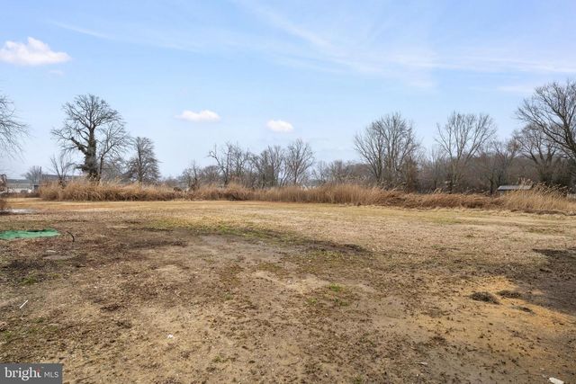 2 RIVER PL, Pennsville, NJ 08070