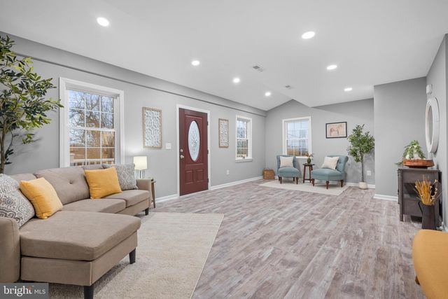 2 RIVER PL, Pennsville, NJ 08070